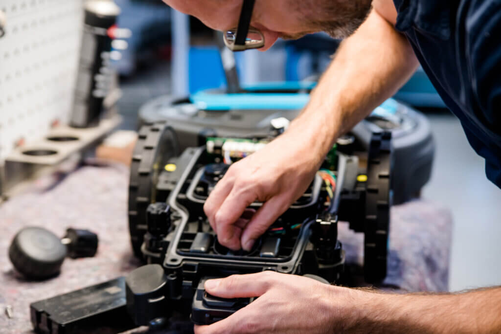Husqvarna Automower Service Husqvarna Automower Service